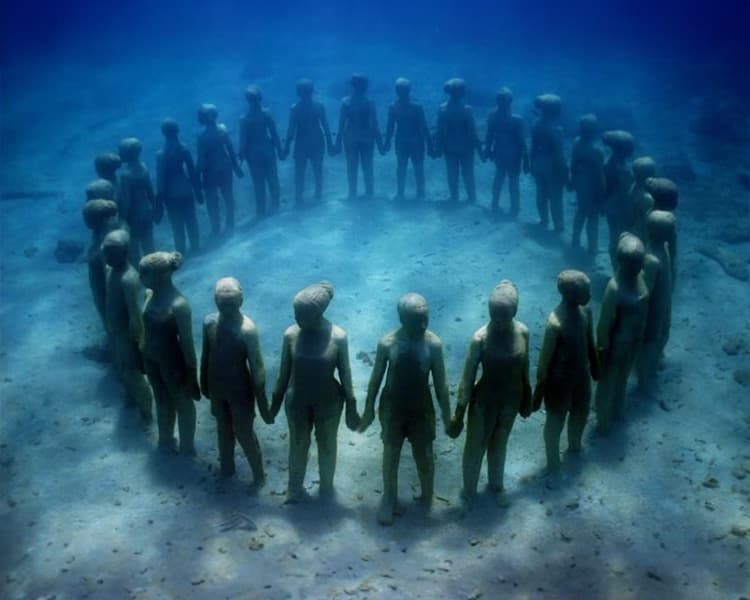 Exploring environmental art Installations around the globe